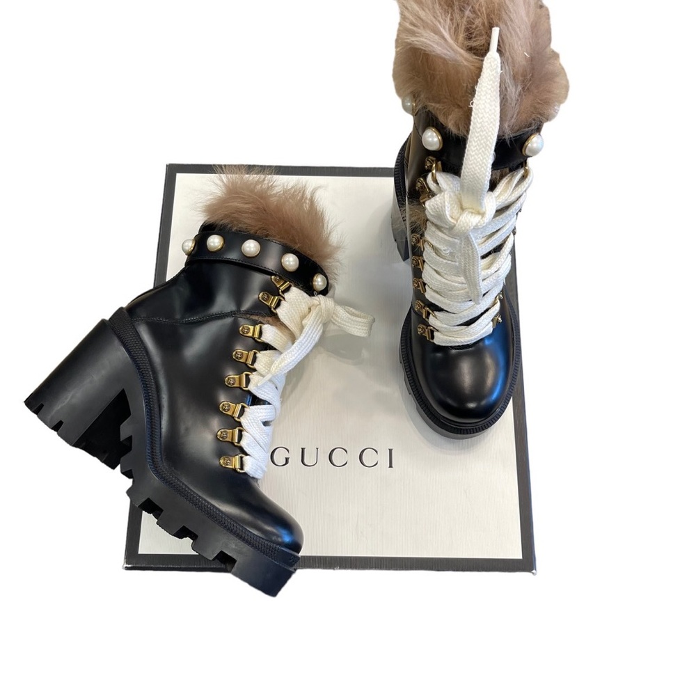 GUCCI
Calfskin Fur Pearl Lace Up Combat Ankle Boots 36 Black